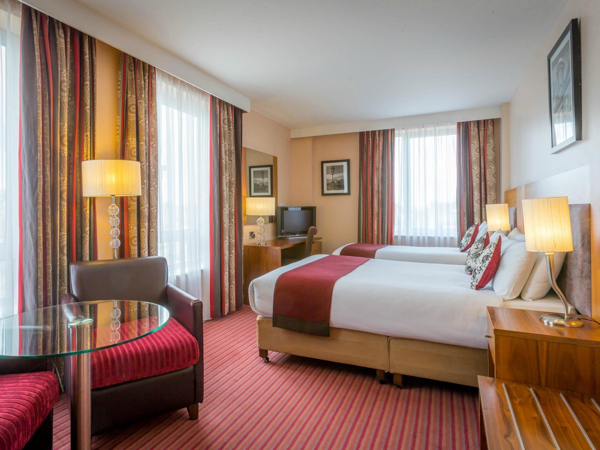 Maldron Hotel Parnell Square Dublin Bagian luar foto