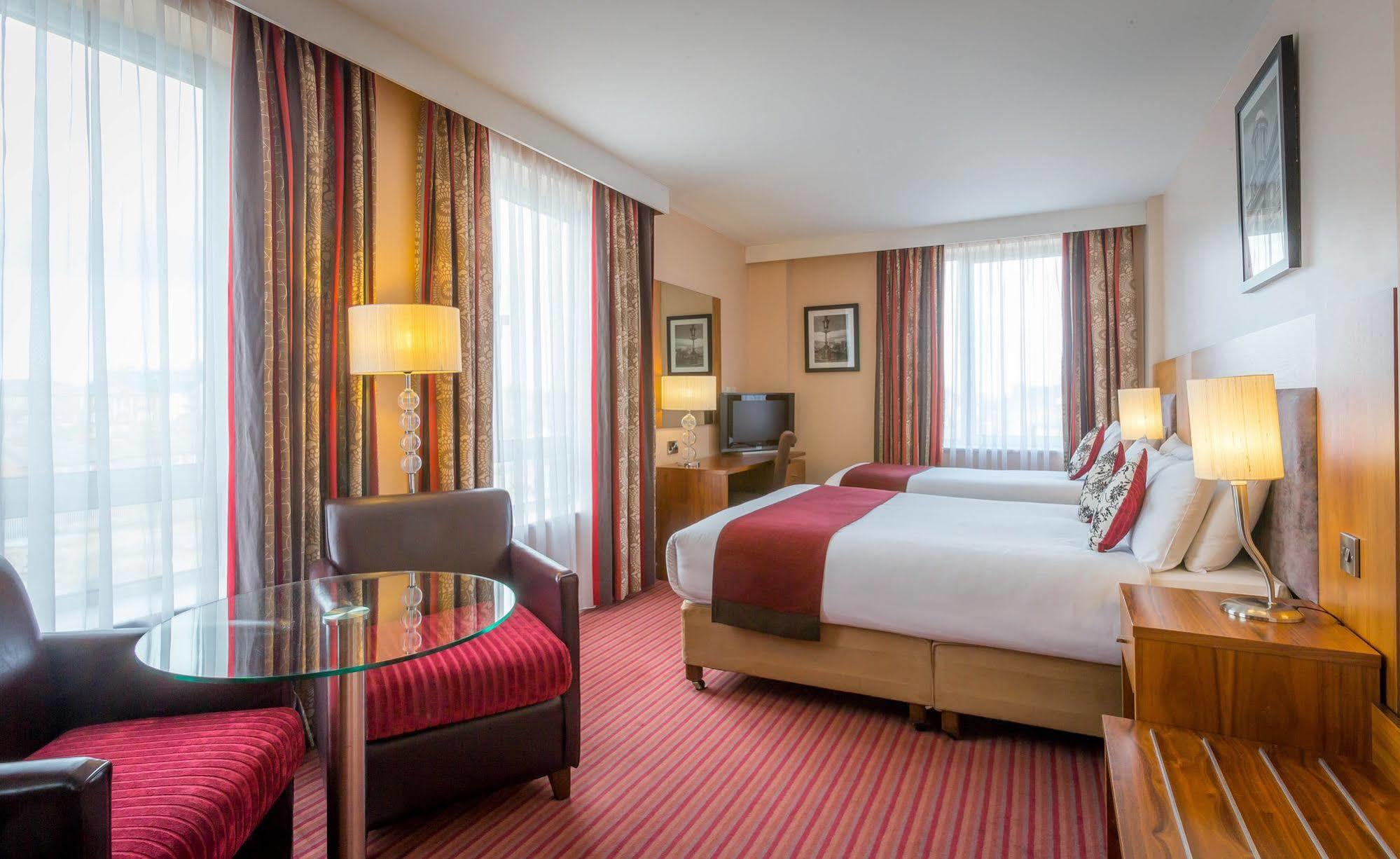Maldron Hotel Parnell Square Dublin Bagian luar foto
