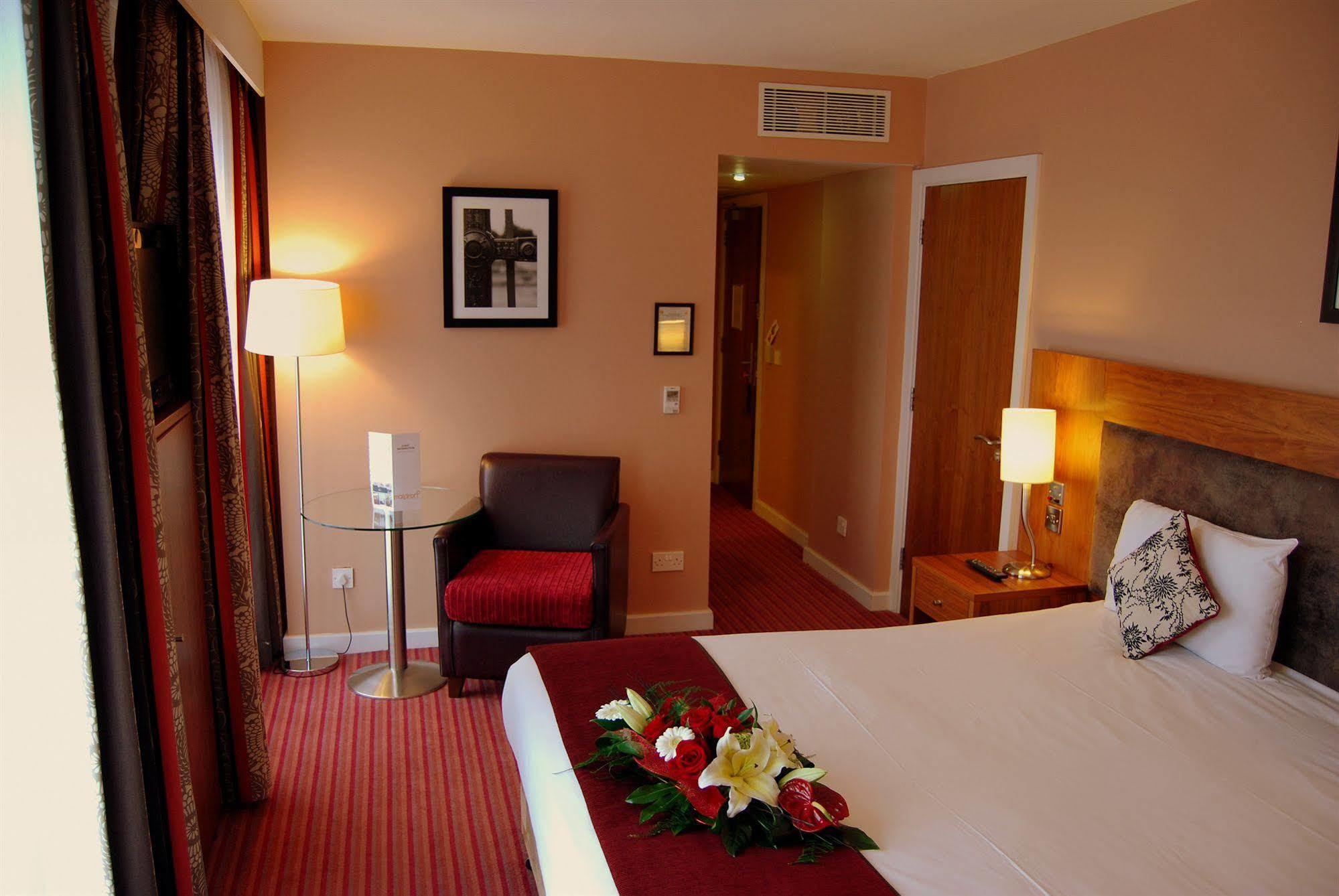 Maldron Hotel Parnell Square Dublin Bagian luar foto