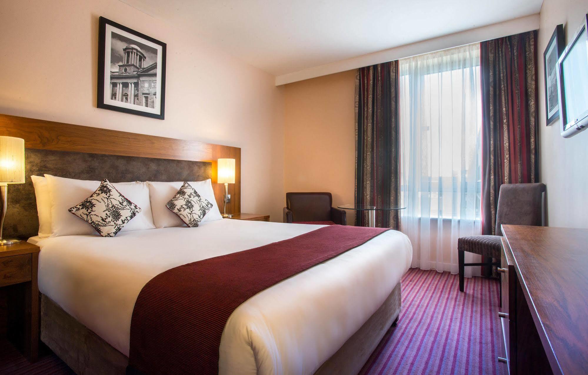 Maldron Hotel Parnell Square Dublin Bagian luar foto